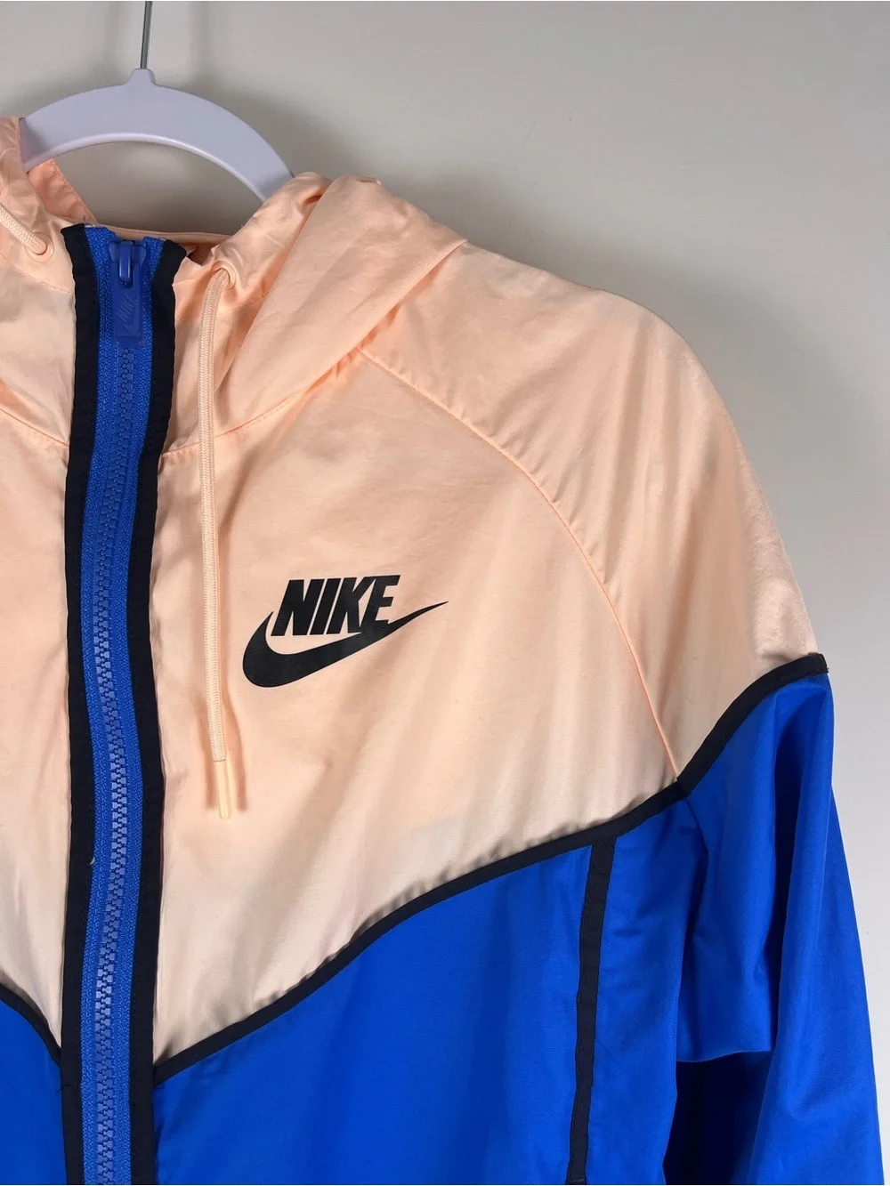 Nike Womens Sportswear Windrunner Jacket Size Medium Athletic Gym Y2K 1970 1980
